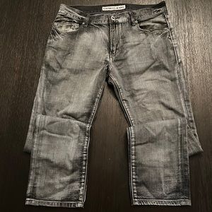Express jeans in mint condition slim fit. In color grey size 33x32
